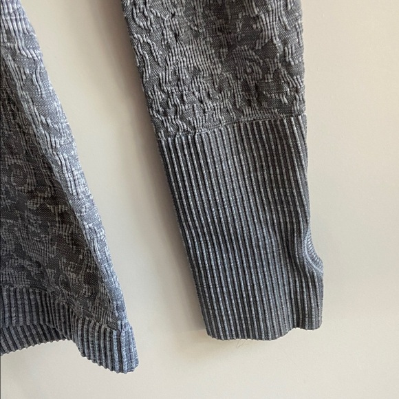 Lululemon Rest less Pullover - Picture 11 of 15